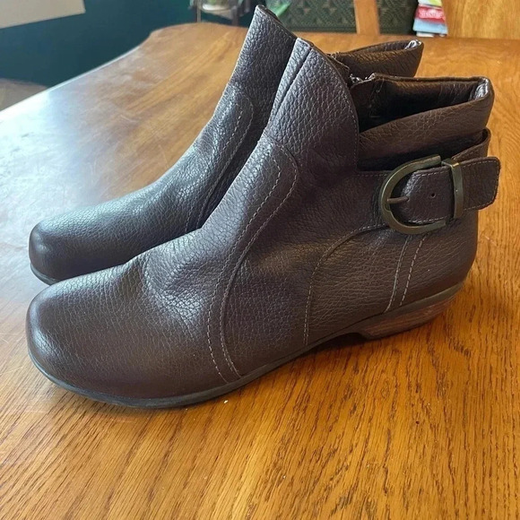 WALKING Cradles Ender Bootie: Brown Tumbled Leather, 8.5 Narrow Like New Bin D - Picture 1 of 8